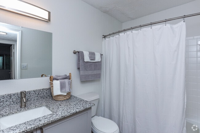 1BR, 1BA - 910 SF