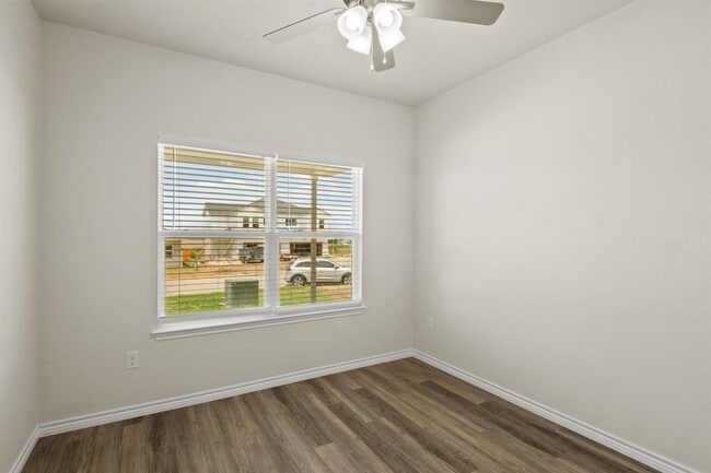 Photo - 506 Whirlaway Dr