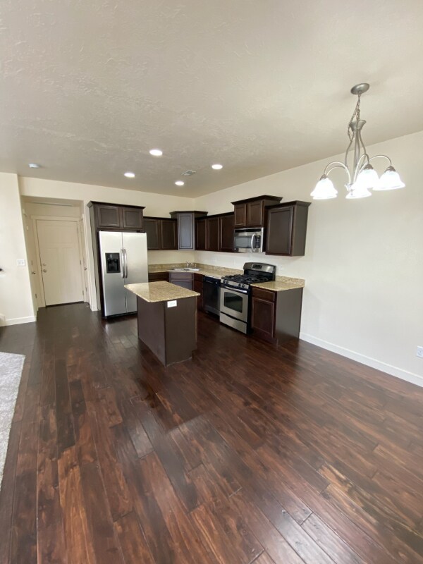 Photo - 3724 Mandrake Way