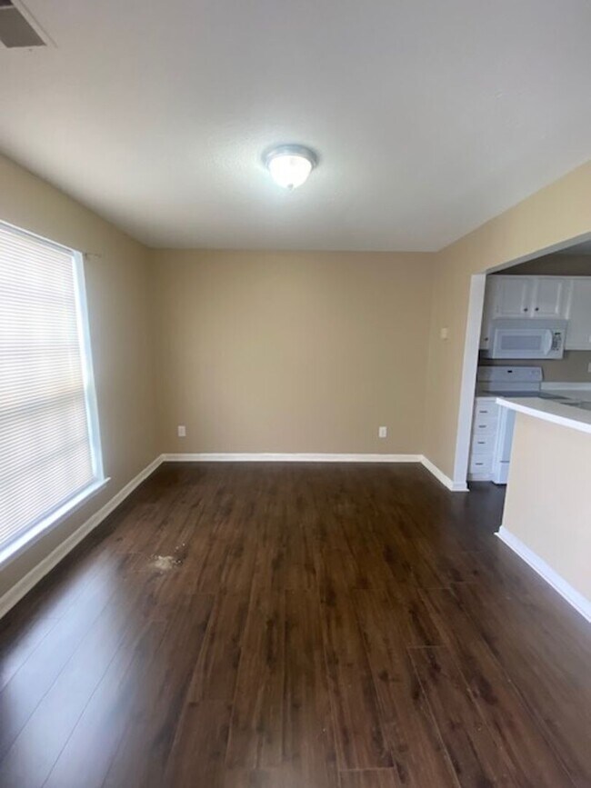 Photo - 6227 Crest Green Rd