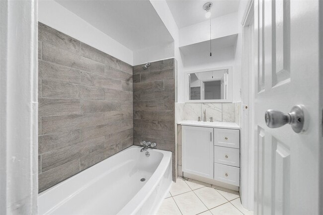 Photo - 9436 Neuens Rd Unidad 9436