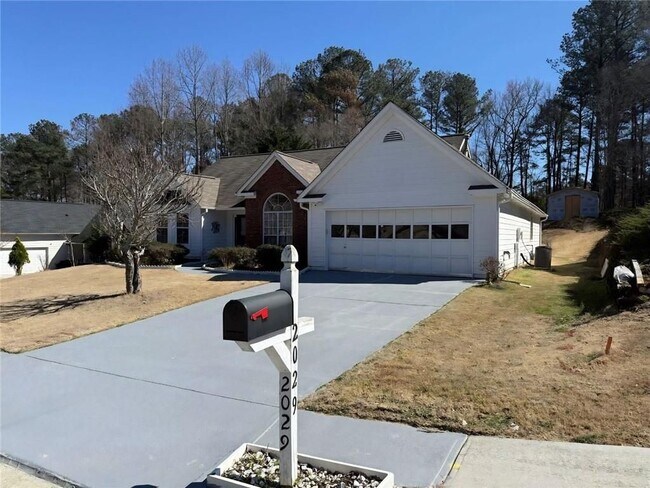 Photo - 2029 Manor Oak Ln NE