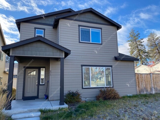 Building Photo - Bright Southeast Bend Home Near Canal Trai...