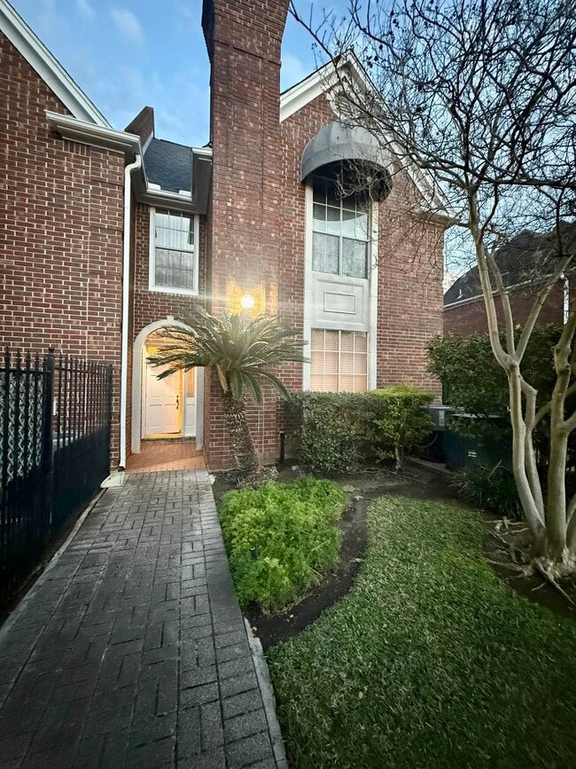 Photo - 2123 Peckham St