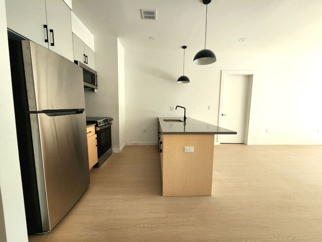 Photo - 75 Webster St Unit 2