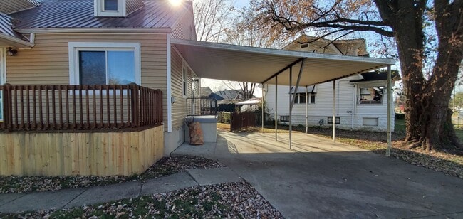 848 Reading Rd