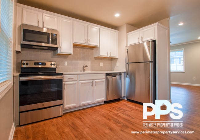 Photo - 2145 Bolton Rd NW