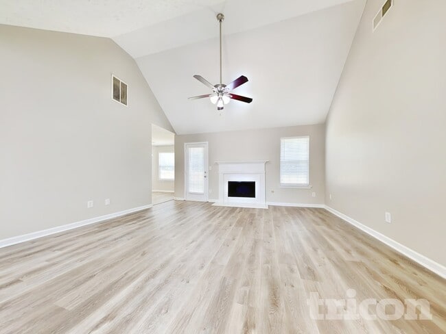 Photo - 253 Cobblestone Ln