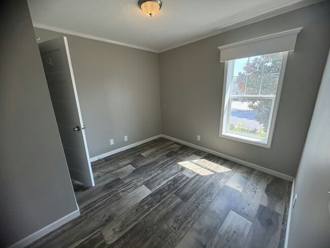 Photo - 483 Autumn Trail