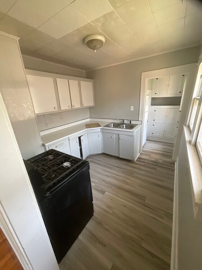 3004 Seneca St House House Rental in Saint Joseph, MO