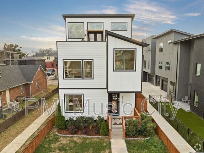 Building Photo - 1403 10th Ave N Rental