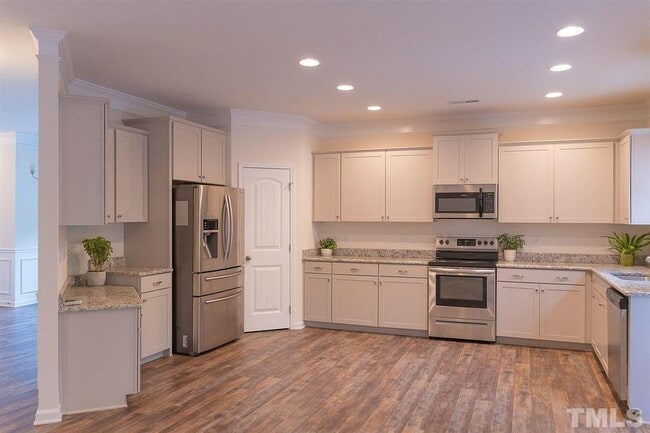 Photo - 1004 Archer Ln
