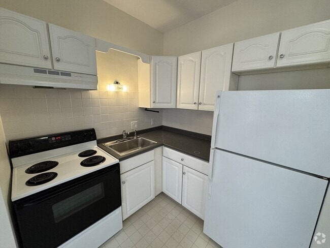 Building Photo - 5 Royce Rd Unit 25 Rental