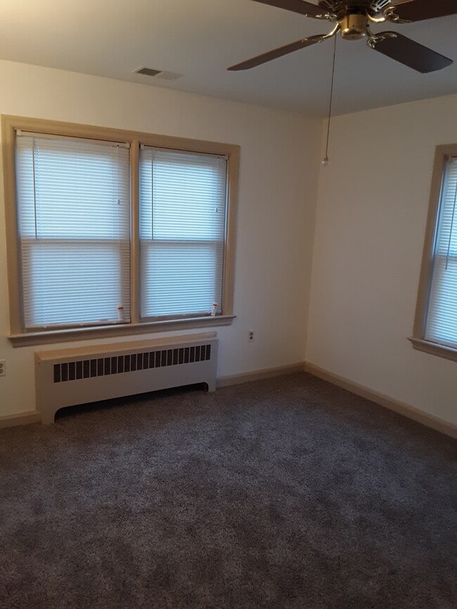 Photo - 317 Webster St