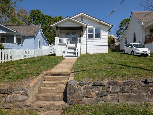 Photo - 28 Woodrow Ave Casa