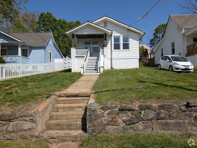 Building Photo - 28 Woodrow Ave Rental