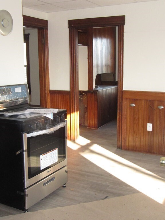 Photo - 1 W Lake St Unit 1