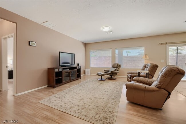 Photo - 7536 Chaffinch St