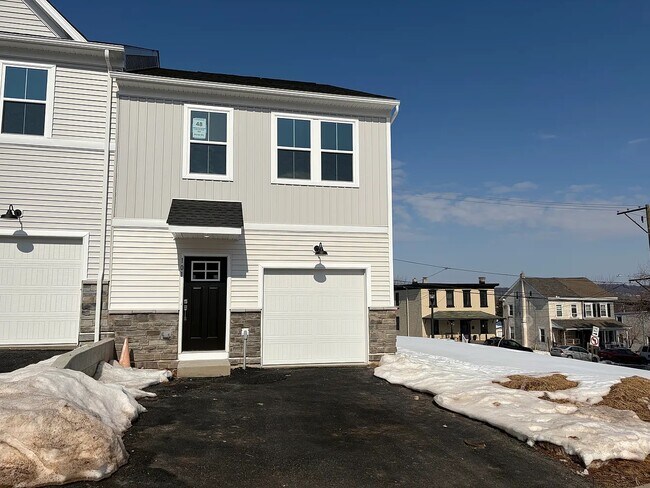 Photo - 101 Abramo Victor Dr