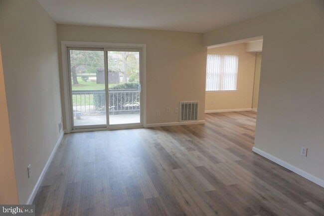 Photo - 1914 Old Stone Mill Dr