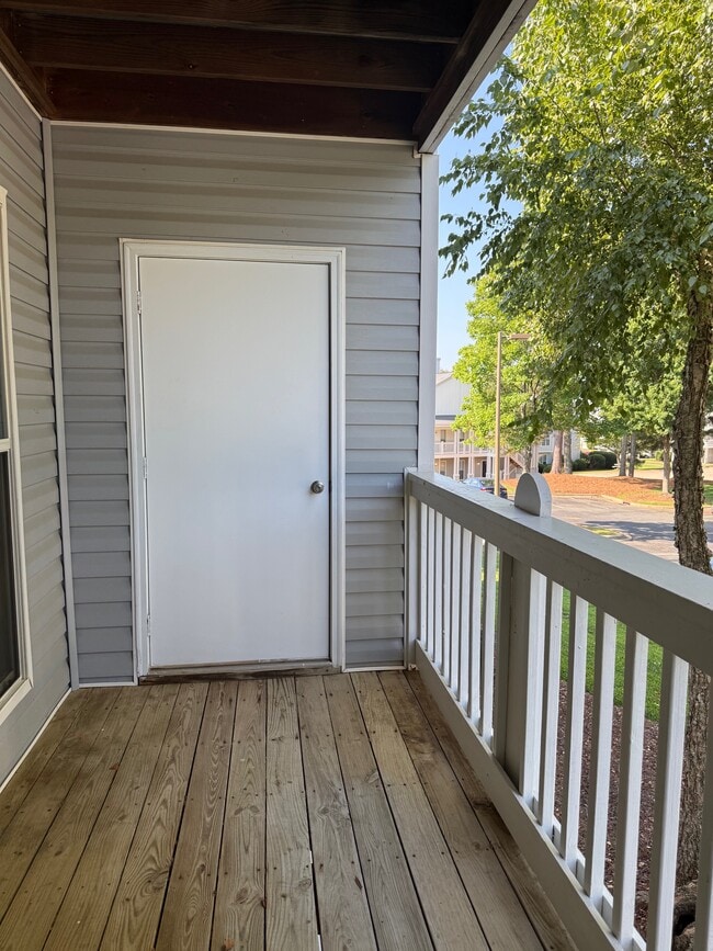 Photo - 37 Hamiltons Harbor Dr