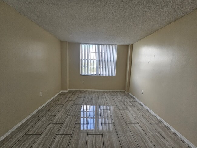 Photo - 15600 NW 7th Ave