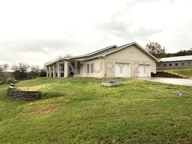 Building Photo - Beautiful 3/2/2 Situated On An Acre in Azle For Rent!