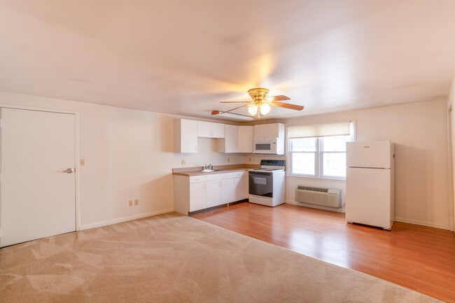 Building Photo - 194 Cherry St Unit B Rental