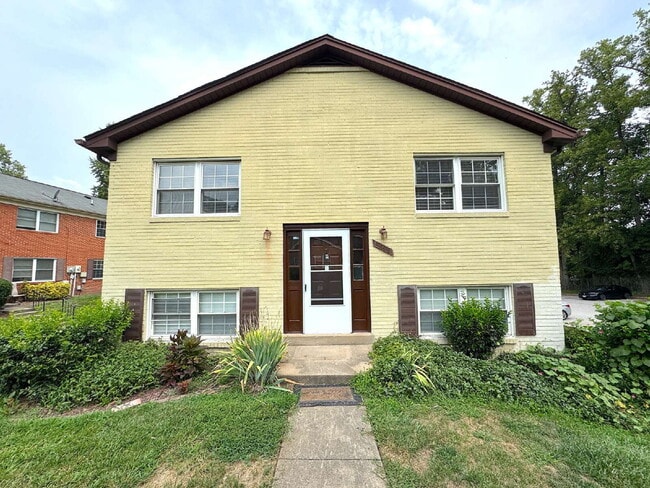 Building Photo - Fabulous 2-Bedroom and 1-Bathroom located in Lorton, VA Unit A