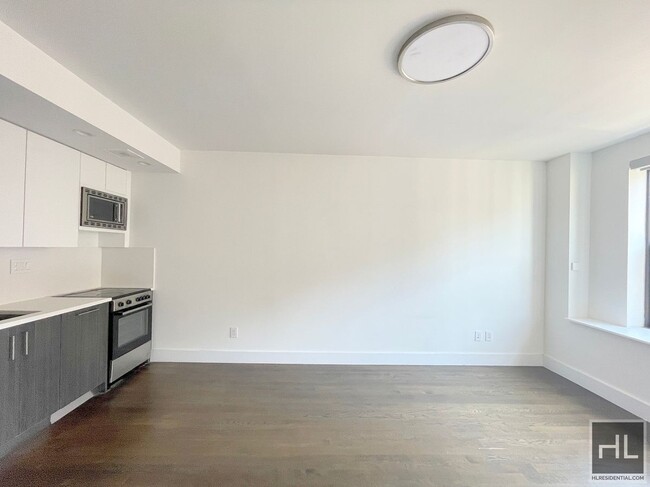 RENT STABILIZED Studio -Sunny - WEST END A... - RENT STABILIZED Studio -Sunny - WEST END A... Apartment Unit 11I