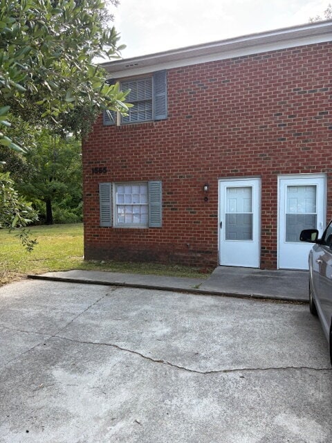 Photo - 2 Bed 1.5 Bath Townhouse on Ashland Dr. Unidad B