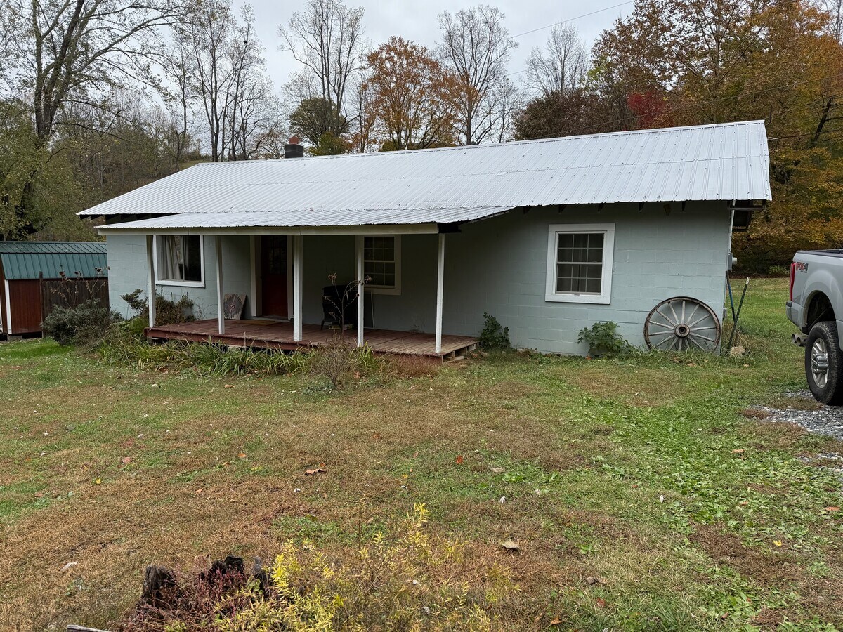 Photo - 525 Allen Dr