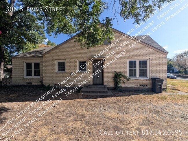 306 Blevins St