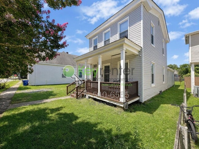 Photo - 3308 Monroe St