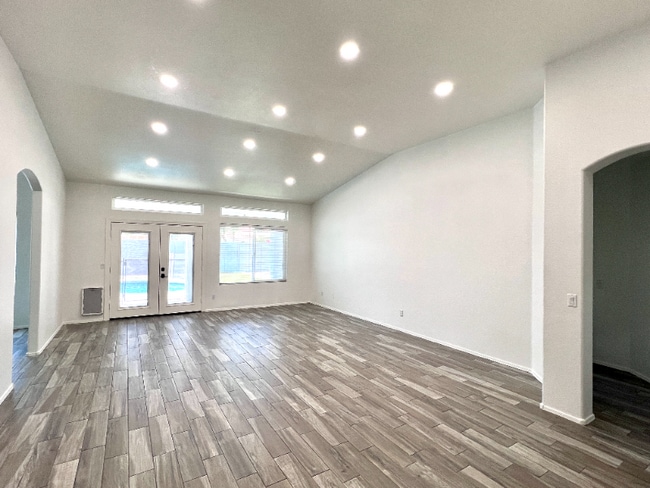 Photo - 1501 E Princeton Ave