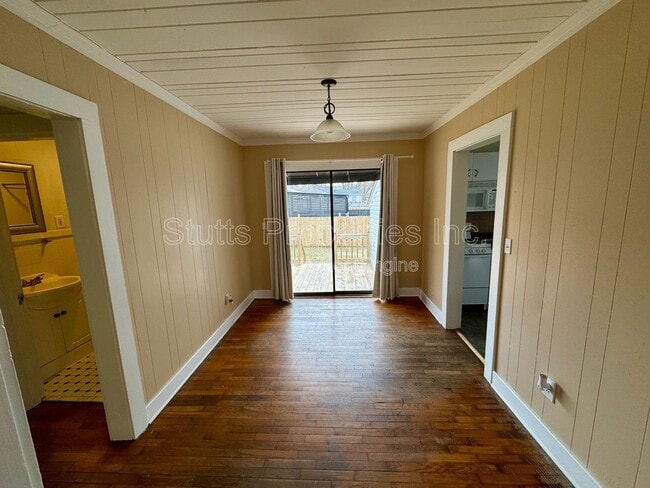 Photo - 235 Edgewood Dr