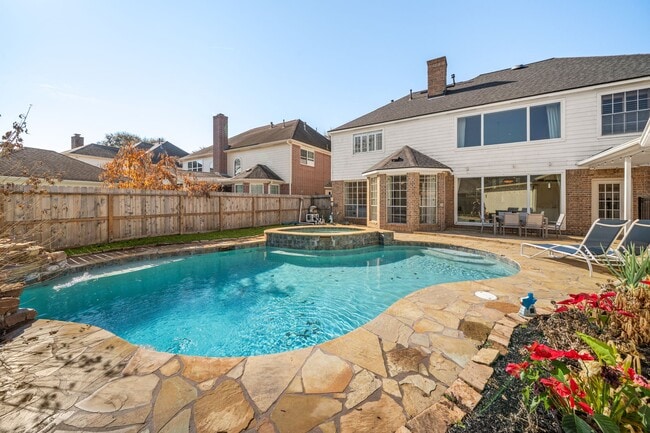 Photo - 5007 Cambridge St