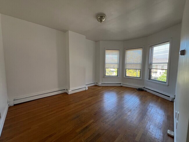 848 Huntington Ave Unit 3