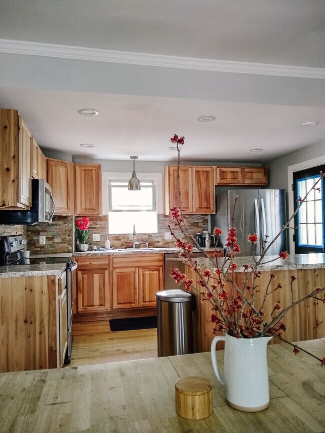 Photo - 567 Main St Unit 1