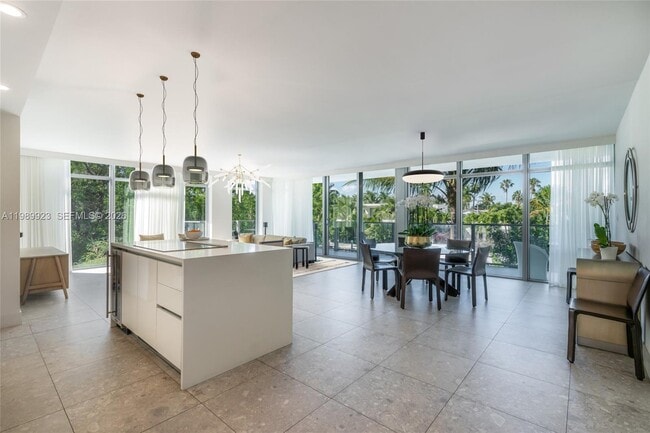 Building Photo - 1201 20th St Unit 301