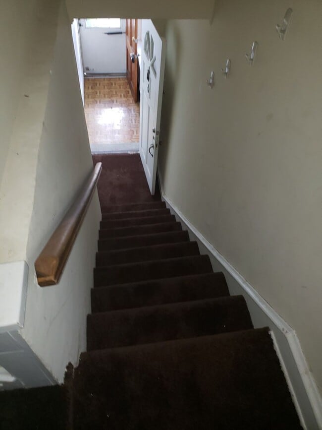 Building Photo - 2nd Floor Apt in Wilmington