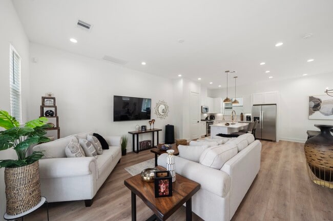 Photo - 1503 Evelyn St