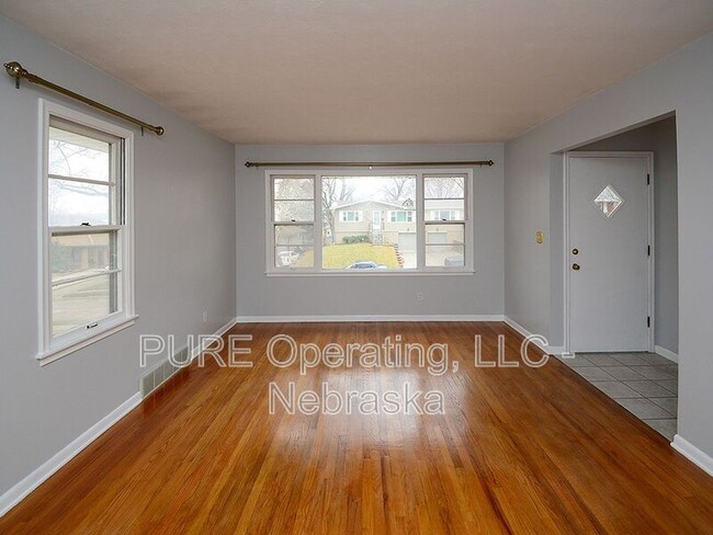 Photo - 3333 S 82nd St