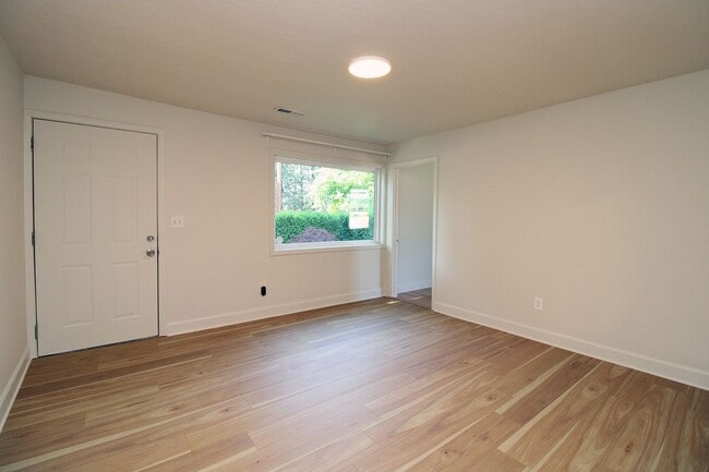 Photo - 7707 SE Otty St