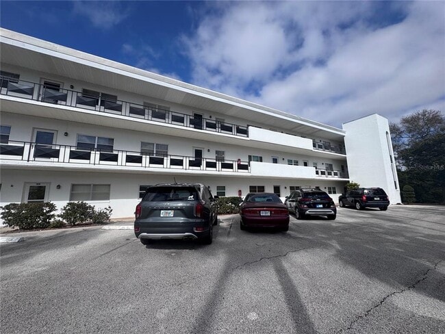 Photo - 100 El Camino Dr Unidad 111