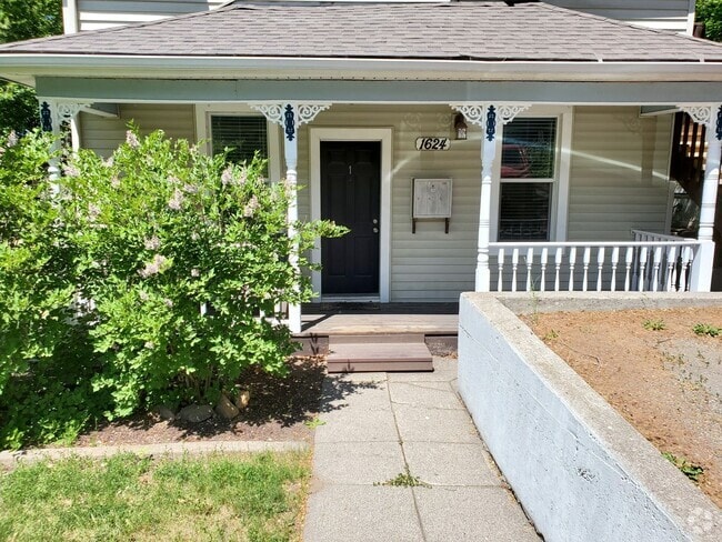 Building Photo - 1624 W 6th Ave Unit Apt 1
