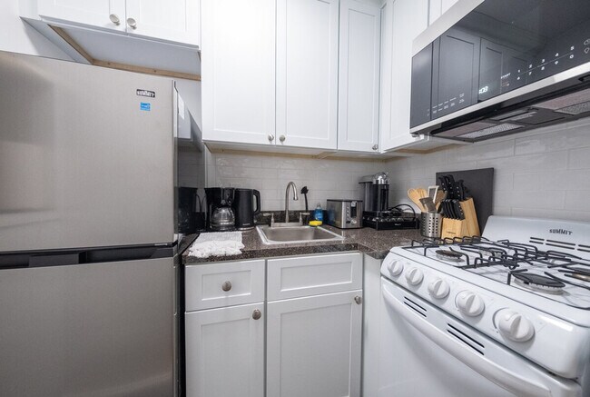 Photo - 328 E 74th St Unidad SI FL2-ID1032011P