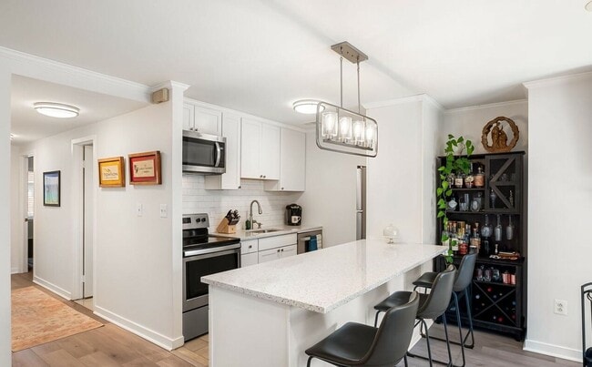 Photo - 120 W Barre St