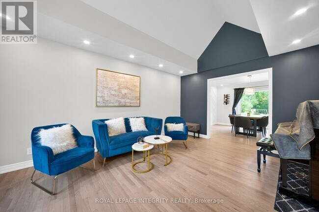 Photo - 1218 Rideau Bend Crescent