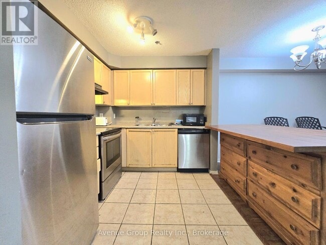 Photo - 684 Warden Ave.